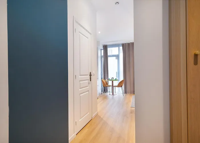 Guestrust - Champeret Porte Maillot - Ternes Daire Paris