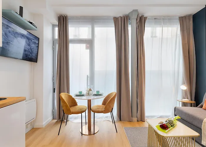 Guestrust - Champeret Porte Maillot - Ternes Apartment *